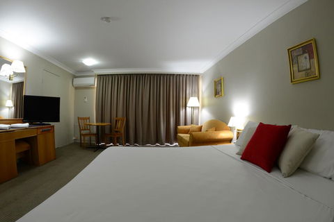 Club Inn Motel - Tourism Canberra 1