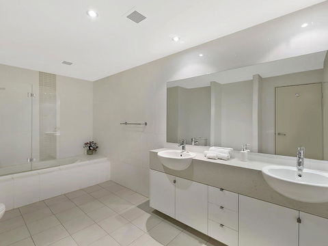 Coast Luxury Apartment Penthouse 23 - Tourism Canberra 2