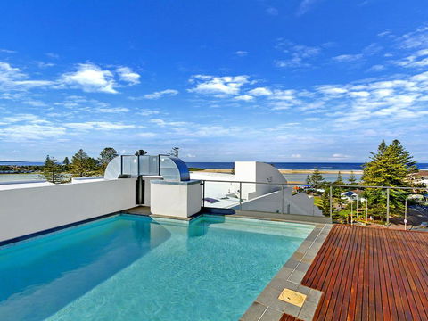 Coast Luxury Apartment Penthouse 23 - Tourism Canberra 3