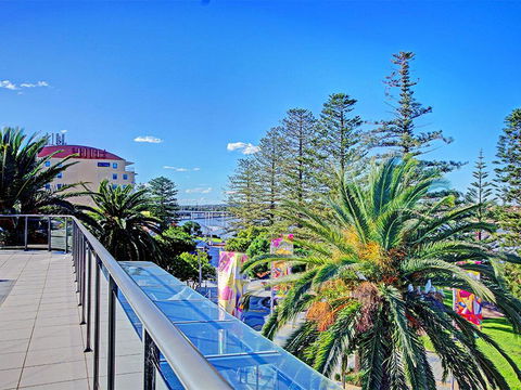 Coast Luxury Apartments 17 - Tourism Canberra 1