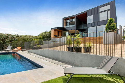 COASTAL LUXE - MT MARTHA - Tourism Canberra 0