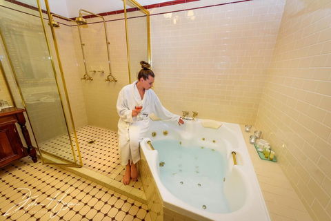 Cobb & Co Court Boutique Hotel - Tourism Canberra 2