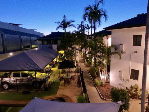 Coffee House Apartment Motel - Tourism Canberra 2