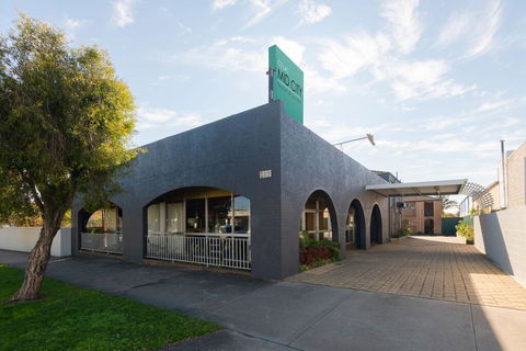 Colac Mid City Motor Inn - Tourism Canberra 1
