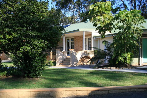 Colin's Garden - Tourism Canberra 0