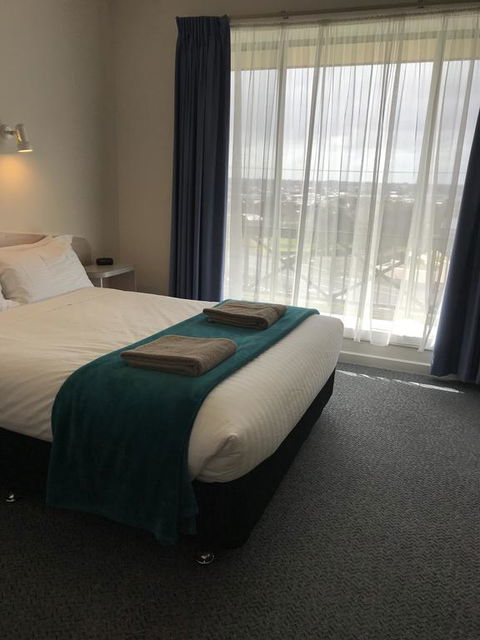Comfort Inn The Lakes - Tourism Canberra 2