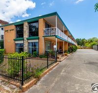 Comfy Ground Floor Unit opposite waterfront Welsby Pde Bongaree - Tourism Canberra
