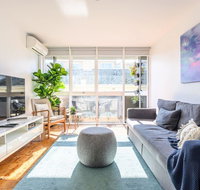 COMO A South Yarra Delight Car Park and King Bed - Tourism Canberra