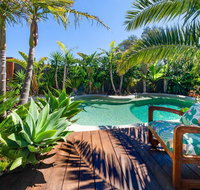 Como Palm Retreat - Tropical Oasis - Tourism Canberra