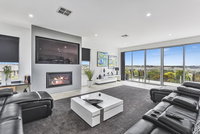 CONROE EXECUTIVE TOWNHOUSE - MODERN  STYLISH