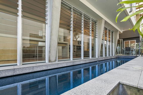 Contemporary & Central, Sunshine Beach - Tourism Canberra 0