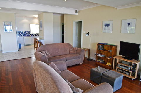 Cooinda, 17 Dulconghi Street - Tourism Canberra 0