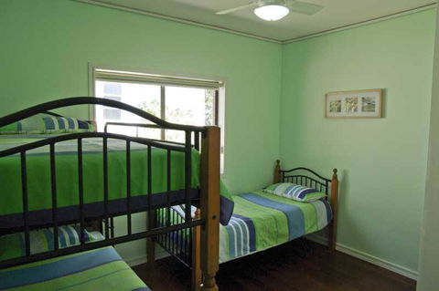 Cooinda, 17 Dulconghi Street - Tourism Canberra 3