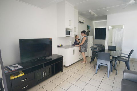 Cool Palms Motel - Tourism Canberra 1