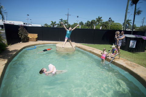 Cool Palms Motel - Tourism Canberra 2