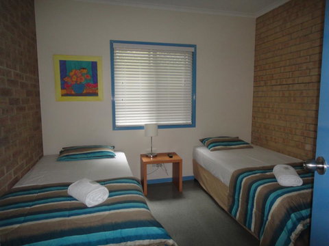 Coolum Budget Accommodation - Tourism Canberra 3