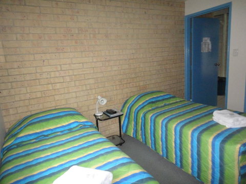 Coolum Budget Accommodation - Tourism Canberra 1
