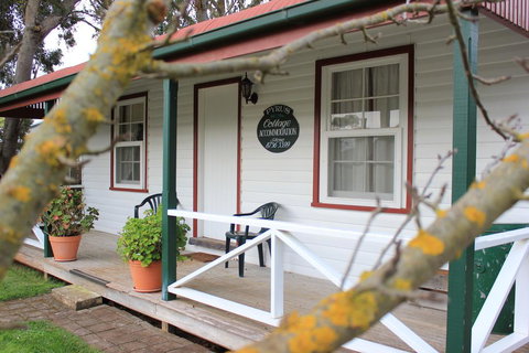Coonawarra's Pyrus Cottage - Tourism Canberra 0