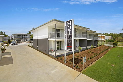 Cooroy Luxury Motel Apartments - Tourism Canberra 3