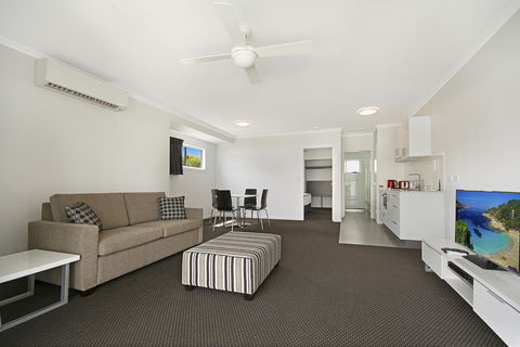 Cooroy Luxury Motel Apartments - Tourism Canberra 0