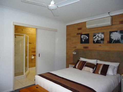 Copper Country Motor Inn & Restaurant - Tourism Canberra 2