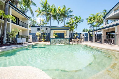 Coral Cay Resort - Tourism Canberra 0
