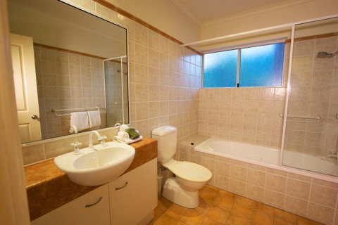 Coral Horizons - Tourism Canberra 3