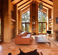 Corymbia Cottage - unique quirky private a guest favourite - Tourism Canberra