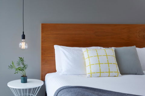 Cosmopolitan Hotel Melbourne - Tourism Canberra 0