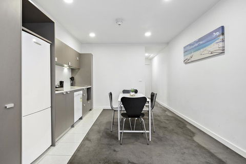 Cosmopolitan Hotel Melbourne - Tourism Canberra 1