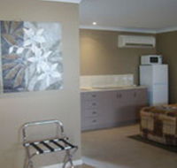 Cosmos Country Motor Inn - Tourism Canberra