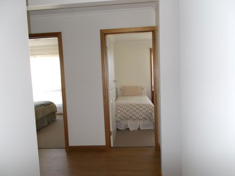 Costa Plenti Southend BnB - Tourism Canberra 3