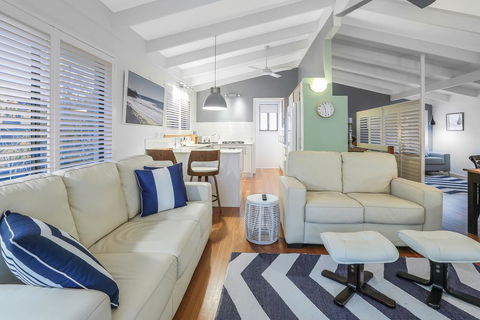 Cosy But Cool, Sunshine Beach - Tourism Canberra 3