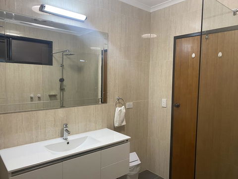 Country Plaza Halls Gap - Tourism Canberra 1