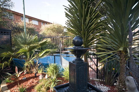 Country Plaza Motel - Tourism Canberra 2