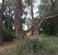 Country Retreat on 1 acre with pool hot tub surrounded by trees - Tourism Canberra