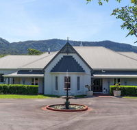 Cowley House - stunning entertainer views pool - Tourism Canberra