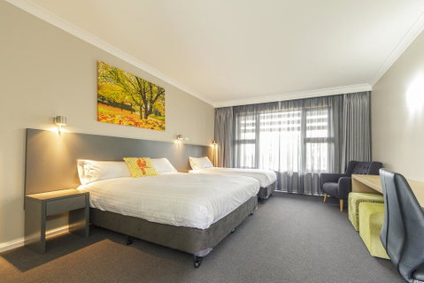 Cowra Services Club Motel - Tourism Canberra 2