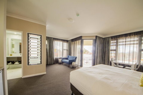 Cowra Services Club Motel - Tourism Canberra 3