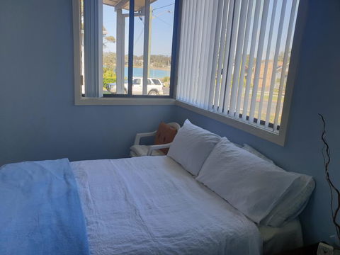 Cozy Beach Weekender - Tourism Canberra 0