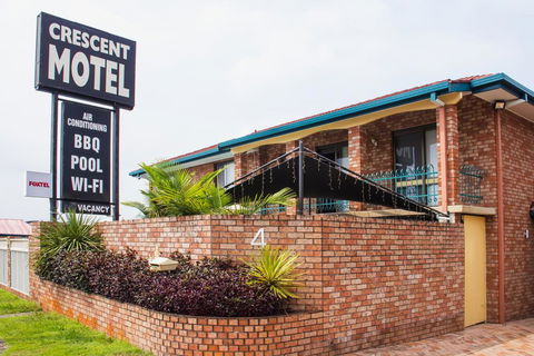 Crescent Motel Taree - Tourism Canberra 0