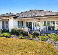 Cypress Point Lodge - Tourism Canberra