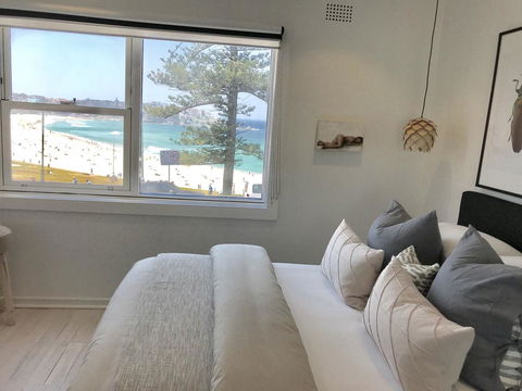 D'Luxe Designer Den Bondi-Ocean View Apartment - Tourism Canberra 0