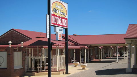 Dalby Mid Town Motor Inn - Tourism Canberra 0