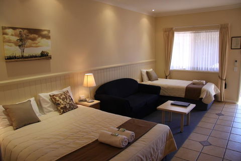 Dalby Mid Town Motor Inn - Tourism Canberra 2