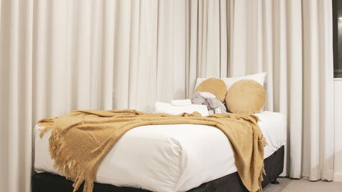 Darling Harbour Luxury Service Apartment - Tourism Canberra 0