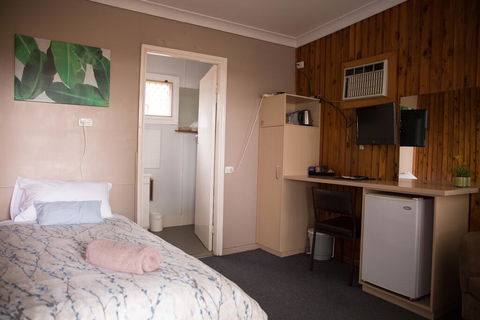 Darling River Motel - Tourism Canberra 2