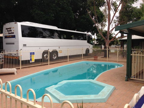Darling River Motel - Tourism Canberra 0