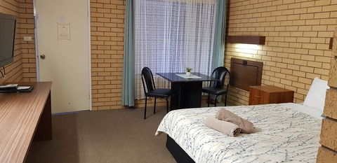 Darling River Motel - Tourism Canberra 1