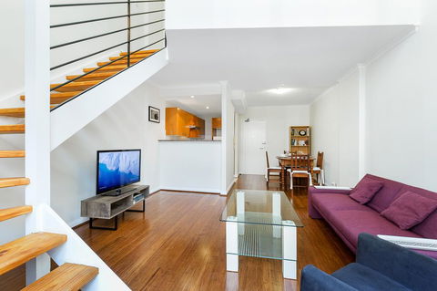 Darlinghurst Fully Self Contained Modern 1 Bed Apartment (POP) - Tourism Canberra 0